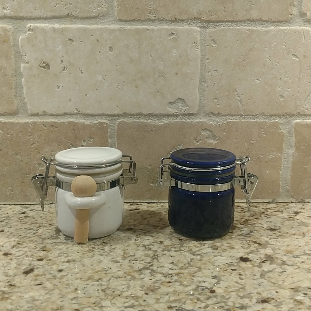 Decorative canisters